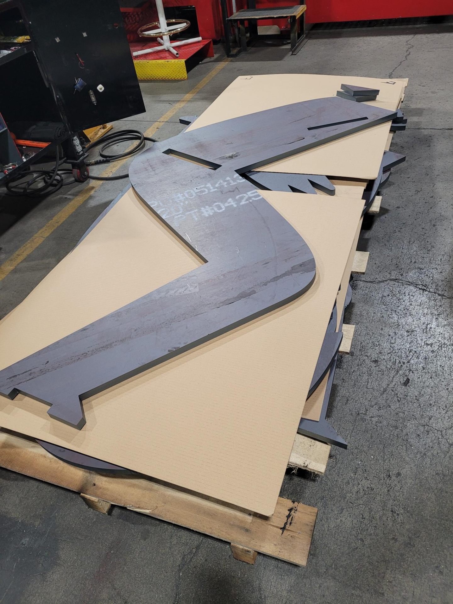 Large arrow shaped parts