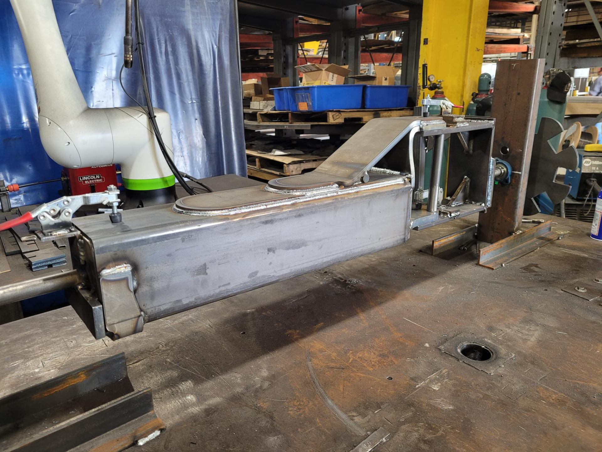 Robotic welding cell setup